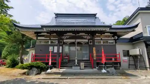 観音寺の本殿