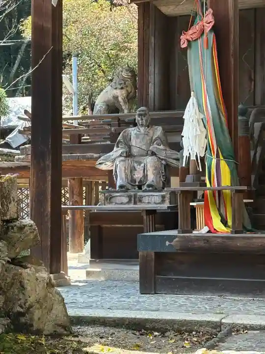 三尾神社の{uncategorized: "未分類", other: "その他", undefined: "問題あり", building: "その他建物", grave: "お墓", sacred_gate: "鳥居", guardian: "狛犬", statue: "像", buddha: "仏像", history: "歴史", nature: "自然", garden: "庭園", animal: "動物", pagoda: "塔", temizu: "手水舎", mountain_gate: "山門・神門", sanctuary: "本殿・本堂", subordinate: "末社・摂社", art: "芸術", scenery: "景色", jizo: "地蔵", ema: "絵馬", goshuin: "御朱印", omikuji: "おみくじ", items: "授与品その他", amulet: "お守り", goshuincho: "御朱印帳", eats: "食事", festival: "お祭り", votive_dance: "神楽", shichigosan: "七五三参", wedding: "結婚式", experience: "体験その他", initially: "初詣", around: "周辺", anti_infection: "感染症対策"}