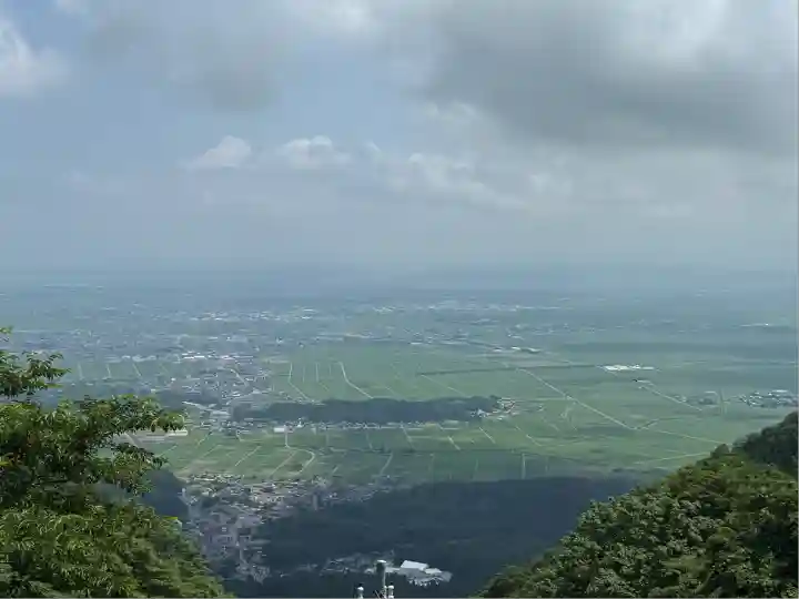 彌彦神社奥宮(御神廟)(新潟県)