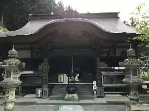 横峰寺の本殿・本堂