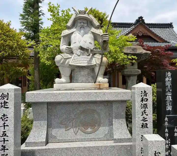 總社 和田八幡宮の{uncategorized: "未分類", other: "その他", undefined: "問題あり", building: "その他建物", grave: "お墓", sacred_gate: "鳥居", guardian: "狛犬", statue: "像", buddha: "仏像", history: "歴史", nature: "自然", garden: "庭園", animal: "動物", pagoda: "塔", temizu: "手水舎", mountain_gate: "山門・神門", sanctuary: "本殿・本堂", subordinate: "末社・摂社", art: "芸術", scenery: "景色", jizo: "地蔵", ema: "絵馬", goshuin: "御朱印", omikuji: "おみくじ", items: "授与品その他", amulet: "お守り", goshuincho: "御朱印帳", eats: "食事", festival: "お祭り", votive_dance: "神楽", shichigosan: "七五三参", wedding: "結婚式", experience: "体験その他", initially: "初詣", around: "周辺", anti_infection: "感染症対策"}