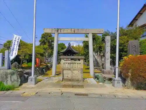 県明神社の鳥居