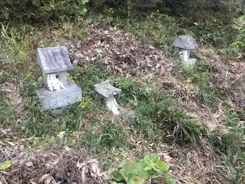 山梨岡神社の末社