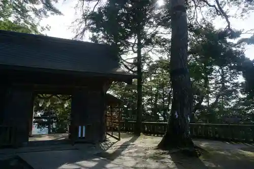 唐澤山神社の山門