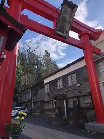 呑香稲荷神社の鳥居