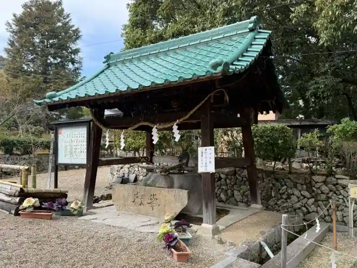龍田大社の{uncategorized: "未分類", other: "その他", undefined: "問題あり", building: "その他建物", grave: "お墓", sacred_gate: "鳥居", guardian: "狛犬", statue: "像", buddha: "仏像", history: "歴史", nature: "自然", garden: "庭園", animal: "動物", pagoda: "塔", temizu: "手水舎", mountain_gate: "山門・神門", sanctuary: "本殿・本堂", subordinate: "末社・摂社", art: "芸術", scenery: "景色", jizo: "地蔵", ema: "絵馬", goshuin: "御朱印", omikuji: "おみくじ", items: "授与品その他", amulet: "お守り", goshuincho: "御朱印帳", eats: "食事", festival: "お祭り", votive_dance: "神楽", shichigosan: "七五三参", wedding: "結婚式", experience: "体験その他", initially: "初詣", around: "周辺", anti_infection: "感染症対策"}