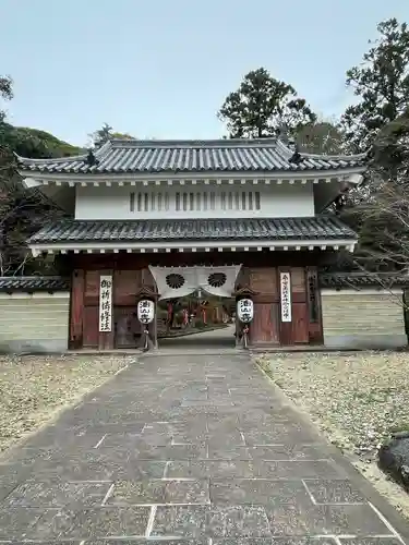 目の霊山　油山寺の山門