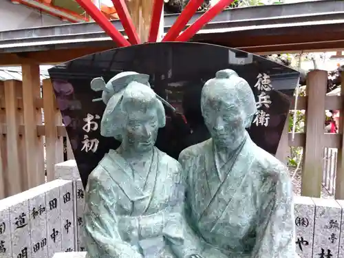 露天神社（お初天神）の像