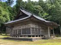 美麻奈比古神社の本殿