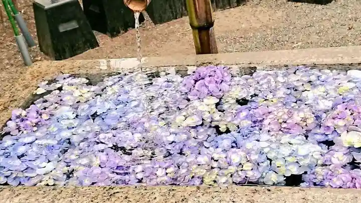 旗上弁財天社の手水舎