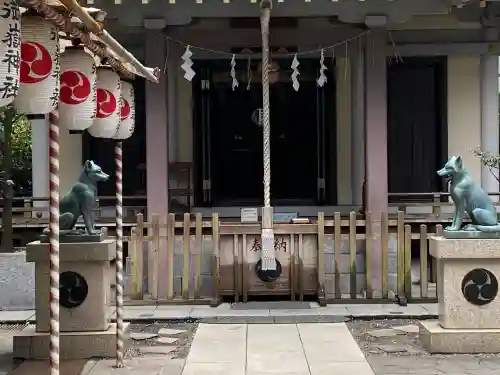 宮益御嶽神社の{uncategorized: "未分類", other: "その他", undefined: "問題あり", building: "その他建物", grave: "お墓", sacred_gate: "鳥居", guardian: "狛犬", statue: "像", buddha: "仏像", history: "歴史", nature: "自然", garden: "庭園", animal: "動物", pagoda: "塔", temizu: "手水舎", mountain_gate: "山門・神門", sanctuary: "本殿・本堂", subordinate: "末社・摂社", art: "芸術", scenery: "景色", jizo: "地蔵", ema: "絵馬", goshuin: "御朱印", omikuji: "おみくじ", items: "授与品その他", amulet: "お守り", goshuincho: "御朱印帳", eats: "食事", festival: "お祭り", votive_dance: "神楽", shichigosan: "七五三参", wedding: "結婚式", experience: "体験その他", initially: "初詣", around: "周辺", anti_infection: "感染症対策"}
