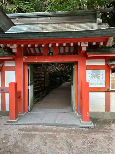 青島神社（青島神宮）の山門・神門