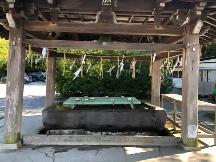 高良大社の手水舎