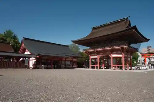 津島神社の山門・神門