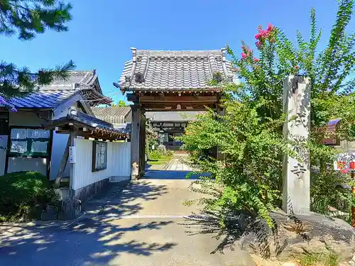成満寺の山門・神門