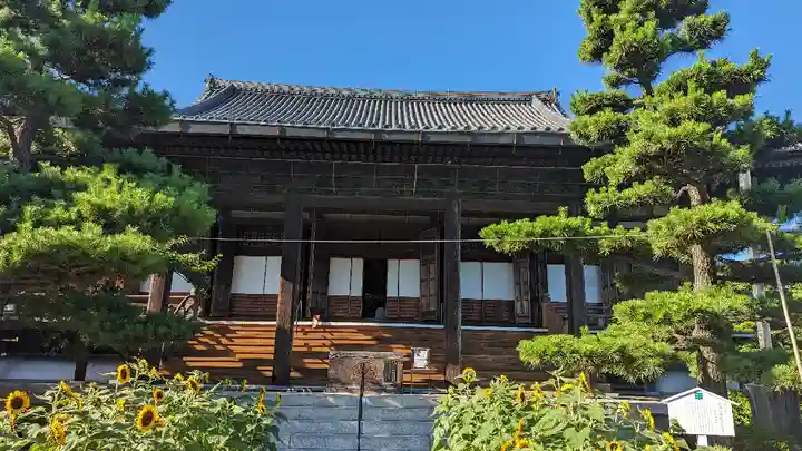 常楽寺の本殿・本堂