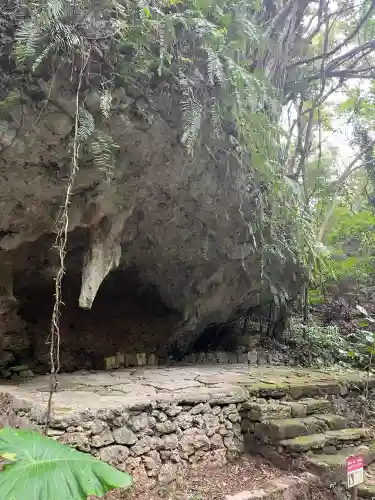 斎場御嶽の{uncategorized: "未分類", other: "その他", undefined: "問題あり", building: "その他建物", grave: "お墓", sacred_gate: "鳥居", guardian: "狛犬", statue: "像", buddha: "仏像", history: "歴史", nature: "自然", garden: "庭園", animal: "動物", pagoda: "塔", temizu: "手水舎", mountain_gate: "山門・神門", sanctuary: "本殿・本堂", subordinate: "末社・摂社", art: "芸術", scenery: "景色", jizo: "地蔵", ema: "絵馬", goshuin: "御朱印", omikuji: "おみくじ", items: "授与品その他", amulet: "お守り", goshuincho: "御朱印帳", eats: "食事", festival: "お祭り", votive_dance: "神楽", shichigosan: "七五三参", wedding: "結婚式", experience: "体験その他", initially: "初詣", around: "周辺", anti_infection: "感染症対策"}