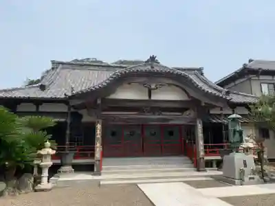 華藏院の本殿・本堂