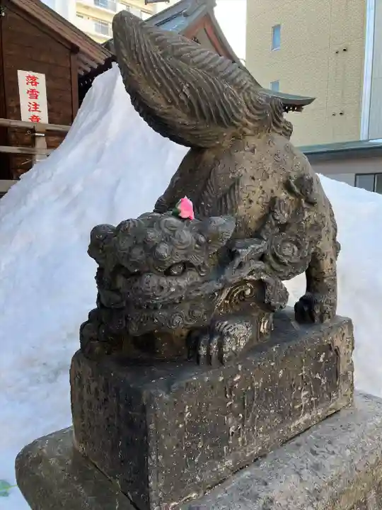 北海道神宮頓宮の狛犬