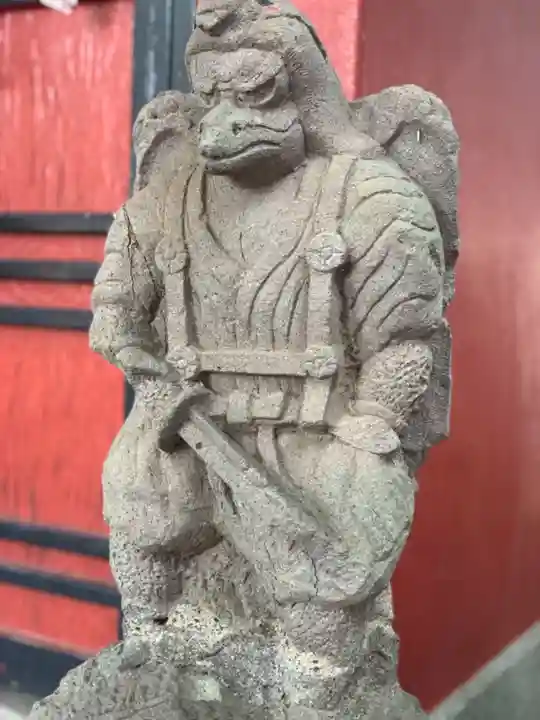 (芝生)浅間神社の像