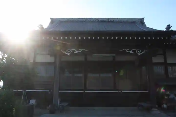 教信寺の本殿・本堂