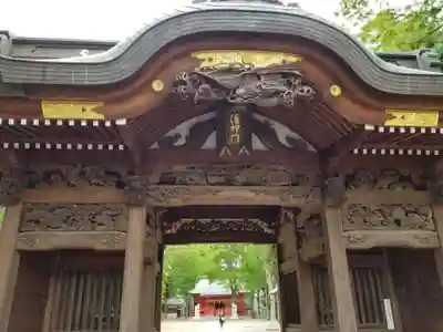 高尾山麓氷川神社の山門・神門
