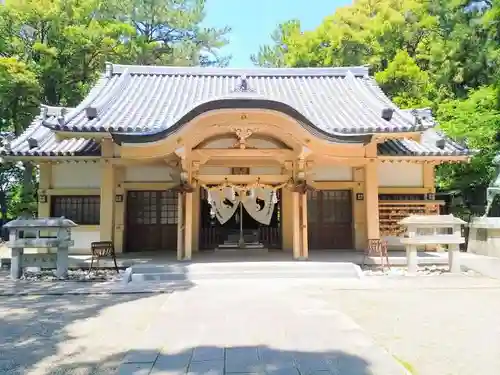 漆部神社の本殿