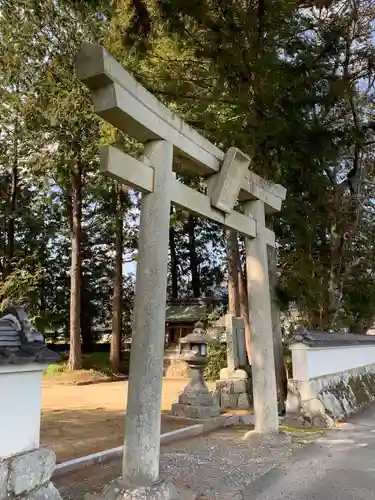 加都良神社の鳥居