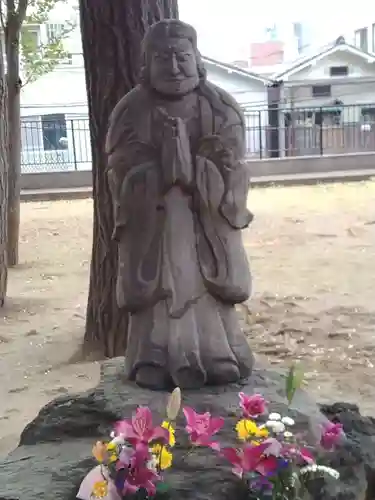 鬼子母神堂　(法明寺）の像