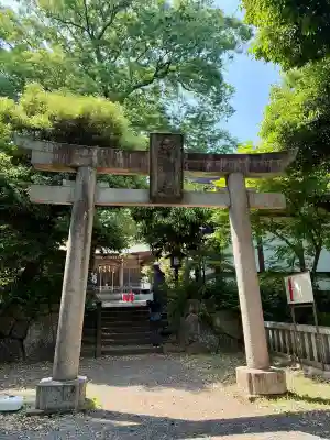 青渭神社の{uncategorized: "未分類", other: "その他", undefined: "問題あり", building: "その他建物", grave: "お墓", sacred_gate: "鳥居", guardian: "狛犬", statue: "像", buddha: "仏像", history: "歴史", nature: "自然", garden: "庭園", animal: "動物", pagoda: "塔", temizu: "手水舎", mountain_gate: "山門・神門", sanctuary: "本殿・本堂", subordinate: "末社・摂社", art: "芸術", scenery: "景色", jizo: "地蔵", ema: "絵馬", goshuin: "御朱印", omikuji: "おみくじ", items: "授与品その他", amulet: "お守り", goshuincho: "御朱印帳", eats: "食事", festival: "お祭り", votive_dance: "神楽", shichigosan: "七五三参", wedding: "結婚式", experience: "体験その他", initially: "初詣", around: "周辺", anti_infection: "感染症対策"}