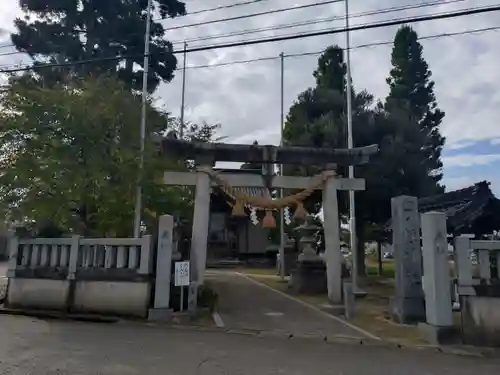 四ツ柱神社の鳥居