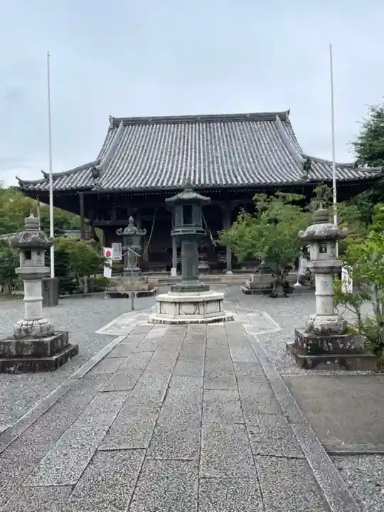 穴太寺の本殿・本堂