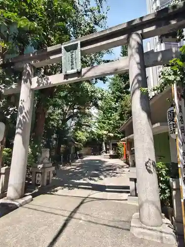 銀杏岡八幡神社の鳥居