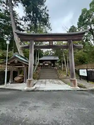 熊野大社の{uncategorized: "未分類", other: "その他", undefined: "問題あり", building: "その他建物", grave: "お墓", sacred_gate: "鳥居", guardian: "狛犬", statue: "像", buddha: "仏像", history: "歴史", nature: "自然", garden: "庭園", animal: "動物", pagoda: "塔", temizu: "手水舎", mountain_gate: "山門・神門", sanctuary: "本殿・本堂", subordinate: "末社・摂社", art: "芸術", scenery: "景色", jizo: "地蔵", ema: "絵馬", goshuin: "御朱印", omikuji: "おみくじ", items: "授与品その他", amulet: "お守り", goshuincho: "御朱印帳", eats: "食事", festival: "お祭り", votive_dance: "神楽", shichigosan: "七五三参", wedding: "結婚式", experience: "体験その他", initially: "初詣", around: "周辺", anti_infection: "感染症対策"}