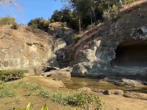 瑞泉寺の{uncategorized: "未分類", other: "その他", undefined: "問題あり", building: "その他建物", grave: "お墓", sacred_gate: "鳥居", guardian: "狛犬", statue: "像", buddha: "仏像", history: "歴史", nature: "自然", garden: "庭園", animal: "動物", pagoda: "塔", temizu: "手水舎", mountain_gate: "山門・神門", sanctuary: "本殿・本堂", subordinate: "末社・摂社", art: "芸術", scenery: "景色", jizo: "地蔵", ema: "絵馬", goshuin: "御朱印", omikuji: "おみくじ", items: "授与品その他", amulet: "お守り", goshuincho: "御朱印帳", eats: "食事", festival: "お祭り", votive_dance: "神楽", shichigosan: "七五三参", wedding: "結婚式", experience: "体験その他", initially: "初詣", around: "周辺", anti_infection: "感染症対策"}