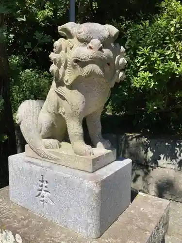 諏訪神社の狛犬