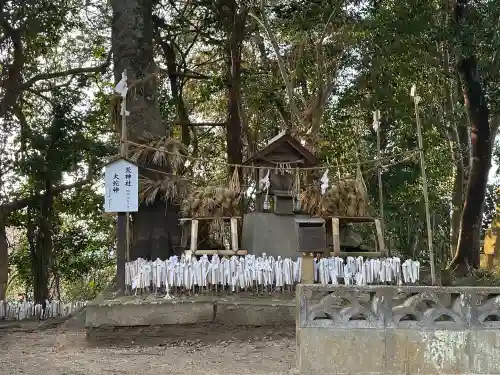 揖夜神社の{uncategorized: "未分類", other: "その他", undefined: "問題あり", building: "その他建物", grave: "お墓", sacred_gate: "鳥居", guardian: "狛犬", statue: "像", buddha: "仏像", history: "歴史", nature: "自然", garden: "庭園", animal: "動物", pagoda: "塔", temizu: "手水舎", mountain_gate: "山門・神門", sanctuary: "本殿・本堂", subordinate: "末社・摂社", art: "芸術", scenery: "景色", jizo: "地蔵", ema: "絵馬", goshuin: "御朱印", omikuji: "おみくじ", items: "授与品その他", amulet: "お守り", goshuincho: "御朱印帳", eats: "食事", festival: "お祭り", votive_dance: "神楽", shichigosan: "七五三参", wedding: "結婚式", experience: "体験その他", initially: "初詣", around: "周辺", anti_infection: "感染症対策"}