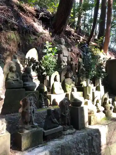 総本山　本福寺の地蔵