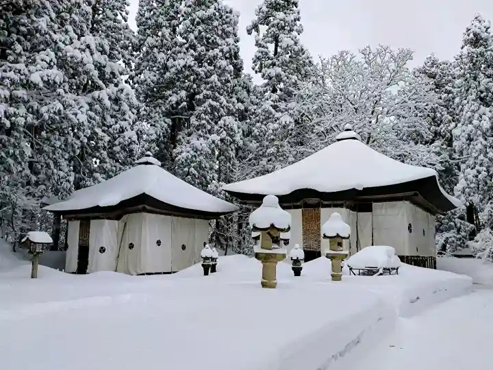 出羽神社(出羽三山神社)~三神合祭殿~(山形県)