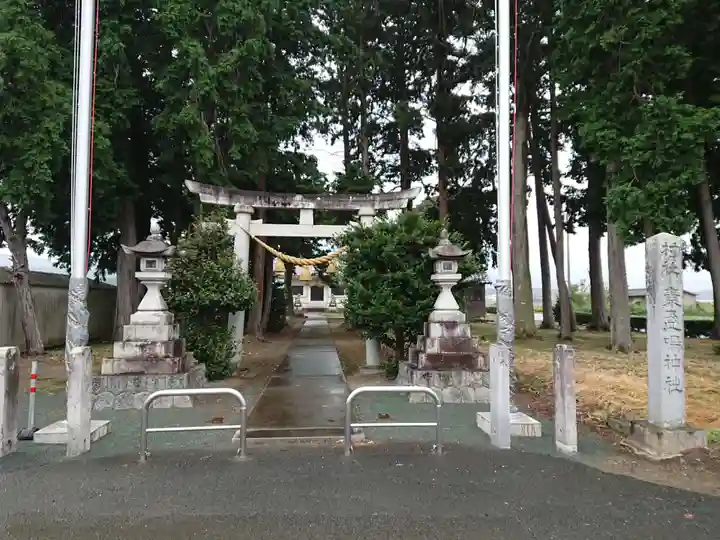 素盞嗚神社(樽井町宮前)の鳥居