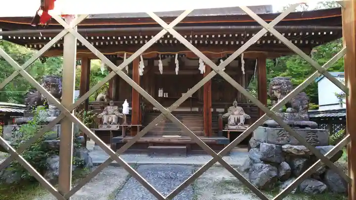 三尾神社の本殿・本堂