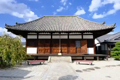 額安寺の本殿・本堂