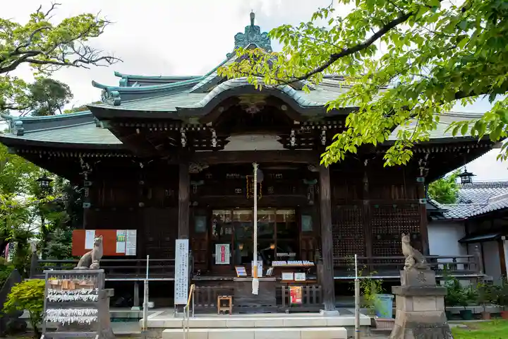 半田稲荷神社の本殿・本堂