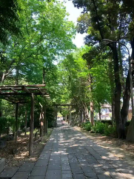 越ヶ谷久伊豆神社の{uncategorized: "未分類", other: "その他", undefined: "問題あり", building: "その他建物", grave: "お墓", sacred_gate: "鳥居", guardian: "狛犬", statue: "像", buddha: "仏像", history: "歴史", nature: "自然", garden: "庭園", animal: "動物", pagoda: "塔", temizu: "手水舎", mountain_gate: "山門・神門", sanctuary: "本殿・本堂", subordinate: "末社・摂社", art: "芸術", scenery: "景色", jizo: "地蔵", ema: "絵馬", goshuin: "御朱印", omikuji: "おみくじ", items: "授与品その他", amulet: "お守り", goshuincho: "御朱印帳", eats: "食事", festival: "お祭り", votive_dance: "神楽", shichigosan: "七五三参", wedding: "結婚式", experience: "体験その他", initially: "初詣", around: "周辺", anti_infection: "感染症対策"}
