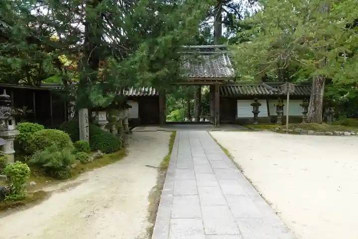 西明寺の山門・神門