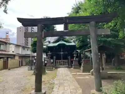南品川諏訪神社の{uncategorized: "未分類", other: "その他", undefined: "問題あり", building: "その他建物", grave: "お墓", sacred_gate: "鳥居", guardian: "狛犬", statue: "像", buddha: "仏像", history: "歴史", nature: "自然", garden: "庭園", animal: "動物", pagoda: "塔", temizu: "手水舎", mountain_gate: "山門・神門", sanctuary: "本殿・本堂", subordinate: "末社・摂社", art: "芸術", scenery: "景色", jizo: "地蔵", ema: "絵馬", goshuin: "御朱印", omikuji: "おみくじ", items: "授与品その他", amulet: "お守り", goshuincho: "御朱印帳", eats: "食事", festival: "お祭り", votive_dance: "神楽", shichigosan: "七五三参", wedding: "結婚式", experience: "体験その他", initially: "初詣", around: "周辺", anti_infection: "感染症対策"}