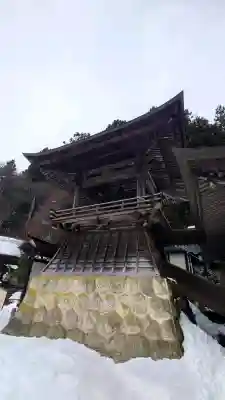 宝珠山 立石寺の{uncategorized: "未分類", other: "その他", undefined: "問題あり", building: "その他建物", grave: "お墓", sacred_gate: "鳥居", guardian: "狛犬", statue: "像", buddha: "仏像", history: "歴史", nature: "自然", garden: "庭園", animal: "動物", pagoda: "塔", temizu: "手水舎", mountain_gate: "山門・神門", sanctuary: "本殿・本堂", subordinate: "末社・摂社", art: "芸術", scenery: "景色", jizo: "地蔵", ema: "絵馬", goshuin: "御朱印", omikuji: "おみくじ", items: "授与品その他", amulet: "お守り", goshuincho: "御朱印帳", eats: "食事", festival: "お祭り", votive_dance: "神楽", shichigosan: "七五三参", wedding: "結婚式", experience: "体験その他", initially: "初詣", around: "周辺", anti_infection: "感染症対策"}