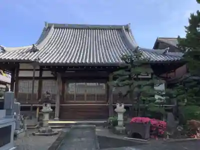 西蓮寺の本殿・本堂