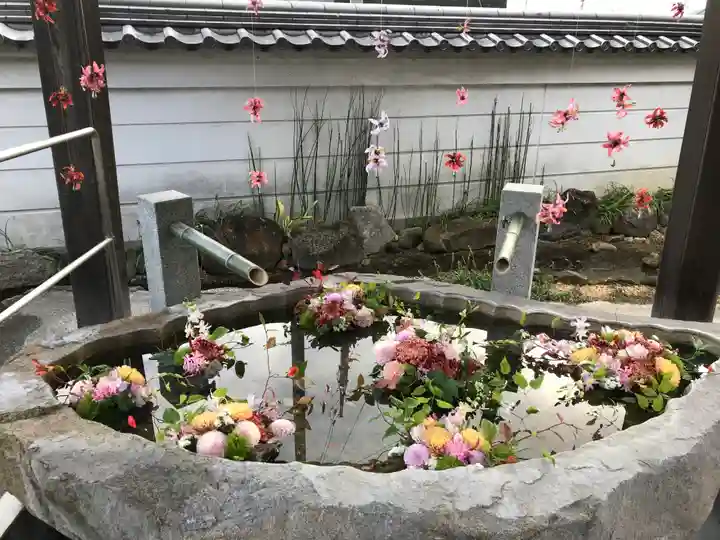 甲山寺の手水舎