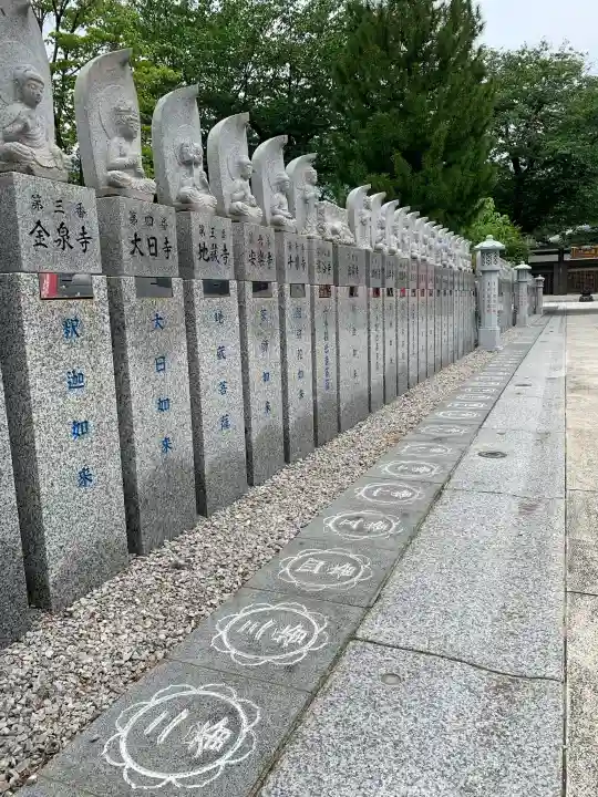 高野山東京別院の{uncategorized: "未分類", other: "その他", undefined: "問題あり", building: "その他建物", grave: "お墓", sacred_gate: "鳥居", guardian: "狛犬", statue: "像", buddha: "仏像", history: "歴史", nature: "自然", garden: "庭園", animal: "動物", pagoda: "塔", temizu: "手水舎", mountain_gate: "山門・神門", sanctuary: "本殿・本堂", subordinate: "末社・摂社", art: "芸術", scenery: "景色", jizo: "地蔵", ema: "絵馬", goshuin: "御朱印", omikuji: "おみくじ", items: "授与品その他", amulet: "お守り", goshuincho: "御朱印帳", eats: "食事", festival: "お祭り", votive_dance: "神楽", shichigosan: "七五三参", wedding: "結婚式", experience: "体験その他", initially: "初詣", around: "周辺", anti_infection: "感染症対策"}